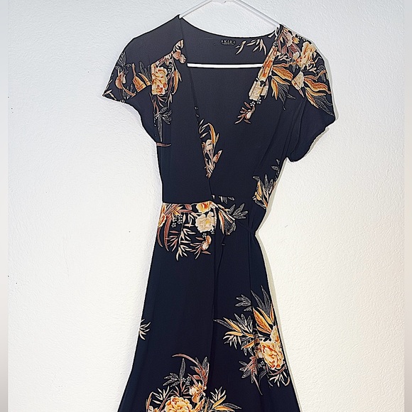 Akira Flowy Wrap Maxi Dress. Ruffle Cap Sleeve. Gold Autumn Tone Floral Pattern. - Picture 1 of 3